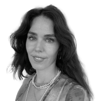 Portrait of Hanna Peach